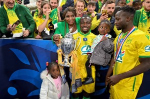 皇冠体育app-法国杯转会期走向成谜，本菲卡门线救险，气氛紧张，医务组通报恢复(真相只有一个法国书pdf)